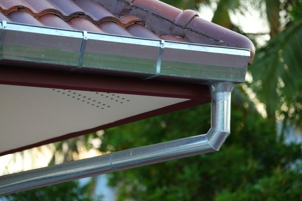 Metal Gutter Repair in Hiawassee